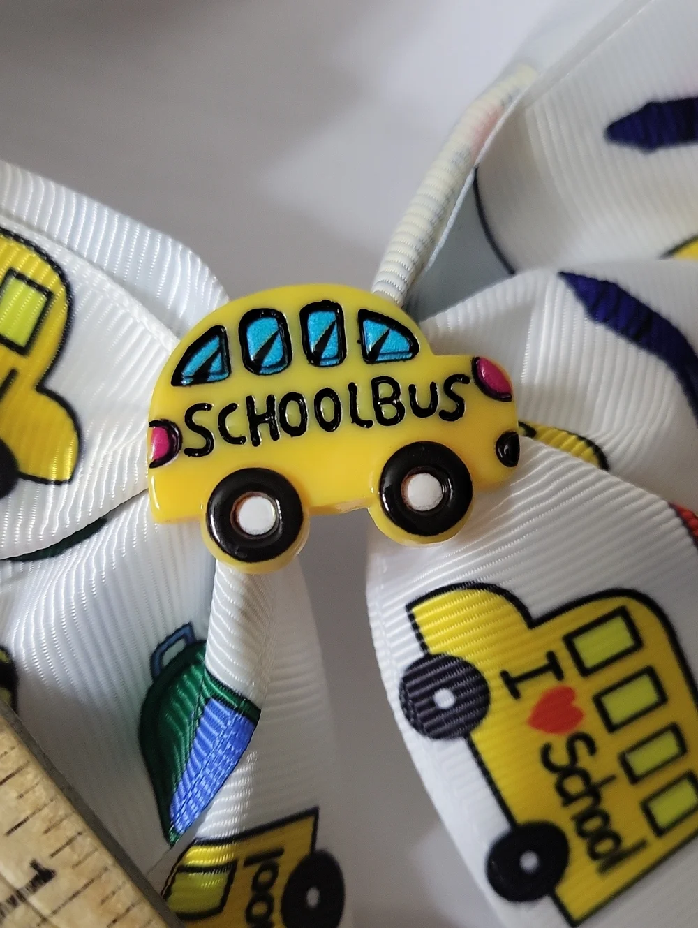 HAIR BOW CLIP SCHOOL BUS NWOT